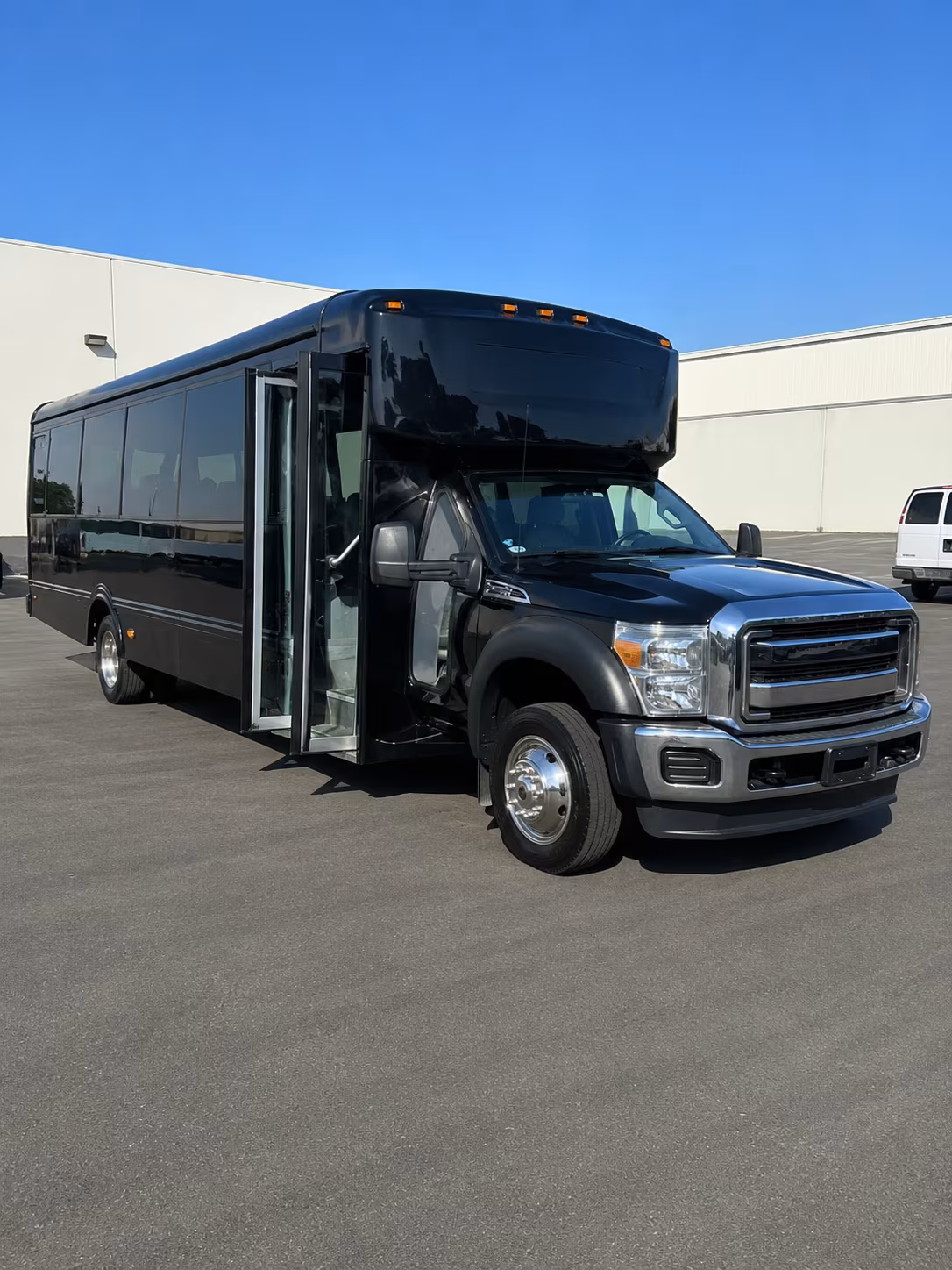 bachelor and bachelorette party bus rentals in rialto and the inland empire