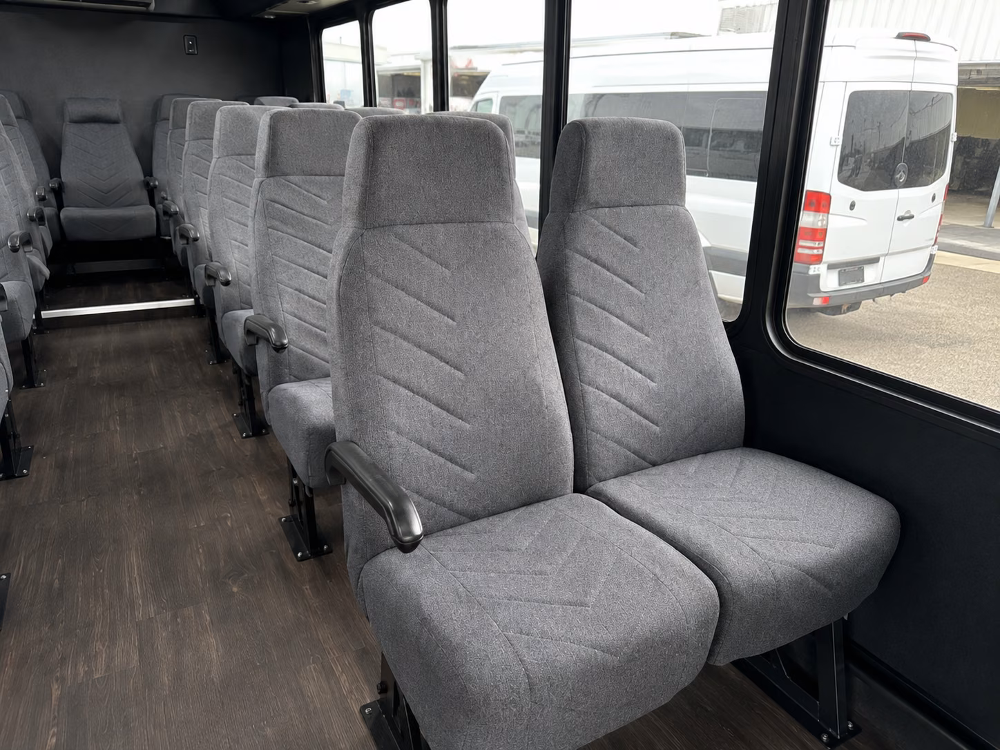 minibuses and charter buses to kia forum events in inglewood